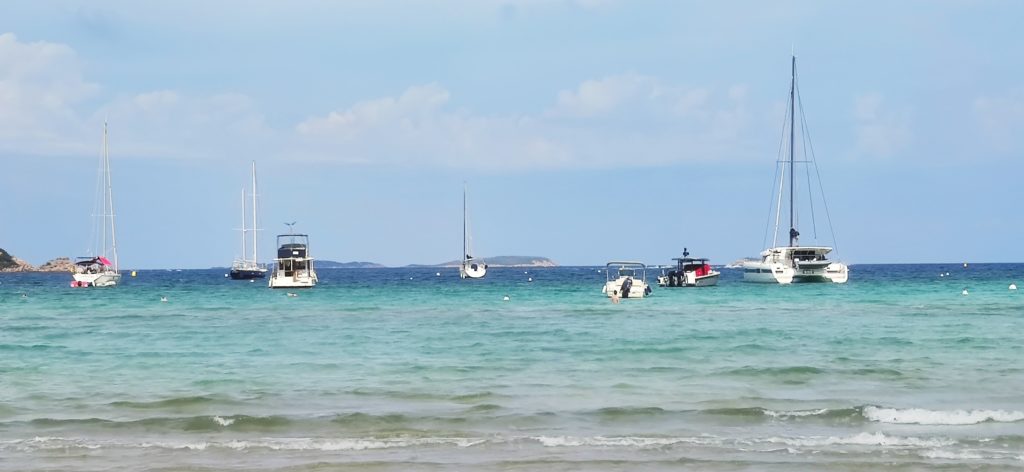 Jedna z najpiękniejszych plaż Korsyki – Santa Giulia
